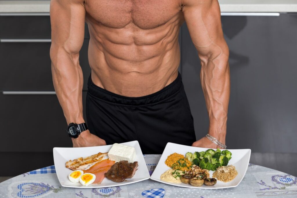 筋トレに最適な食事と筋肉隆々の男性